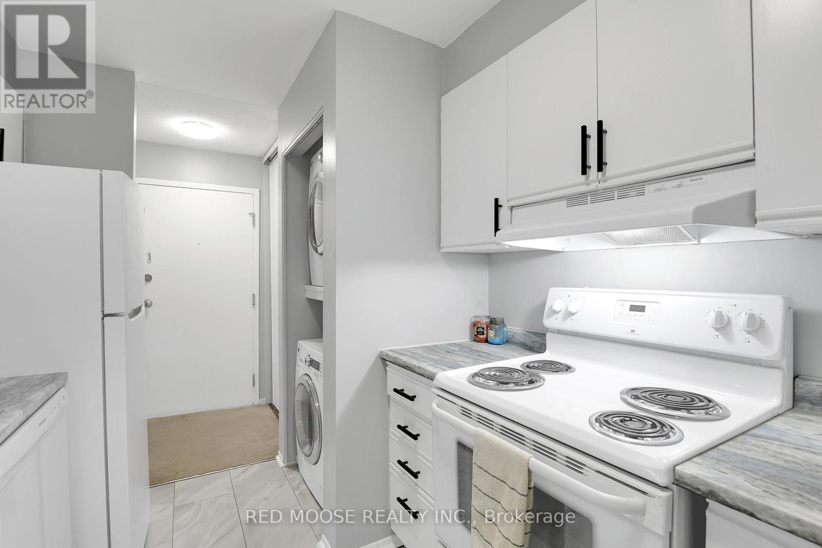 415 - 216 Viewmount Drive, Ottawa, Ontario K2E 7X4 - Photo 18 - X12668656