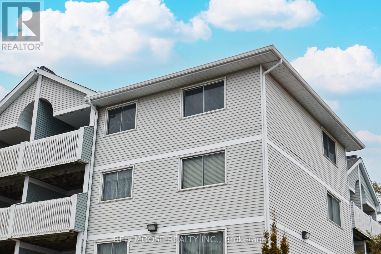 415 - 216 Viewmount Drive, Ottawa, Ontario K2E 7X4 - Photo 2 - X12668656