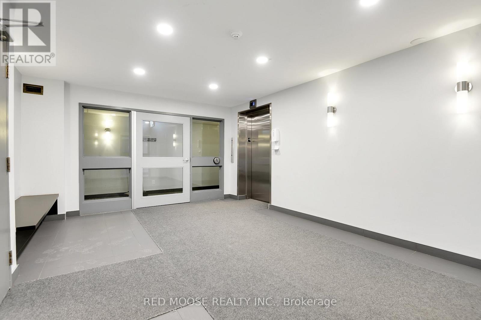 415 - 216 Viewmount Drive, Ottawa, Ontario K2E 7X4 - Photo 4 - X12668656