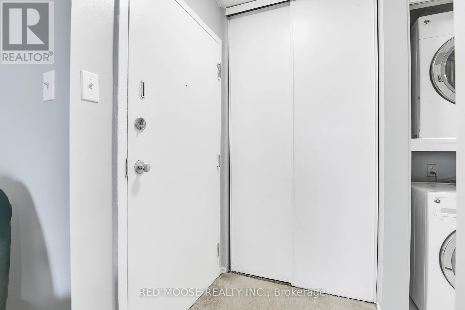 415 - 216 Viewmount Drive, Ottawa, Ontario K2E 7X4 - Photo 7 - X12668656