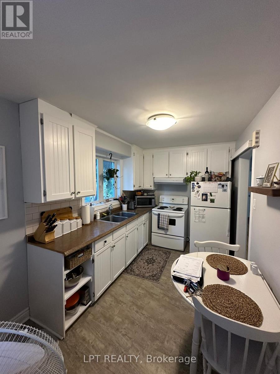 970 Gregg Street, Ottawa, Ontario  K1V 6H6 - Photo 4 - X12668714