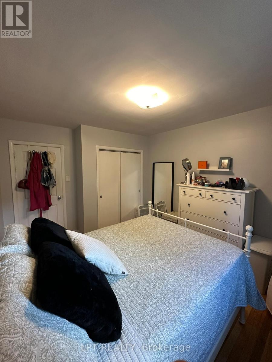 970 Gregg Street, Ottawa, Ontario  K1V 6H6 - Photo 9 - X12668714