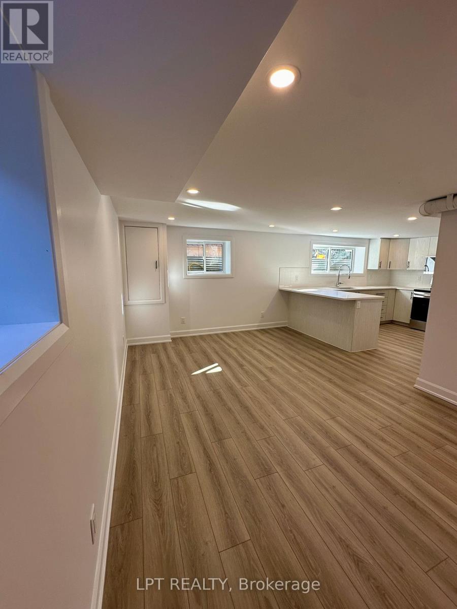 2101 Arch Street, Ottawa, Ontario  K1G 2H5 - Photo 10 - X12668720