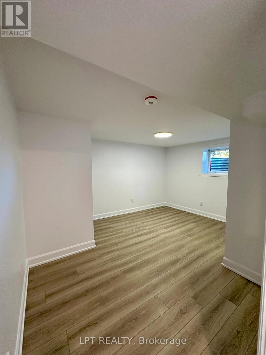 2101 Arch Street, Ottawa, Ontario  K1G 2H5 - Photo 8 - X12668720