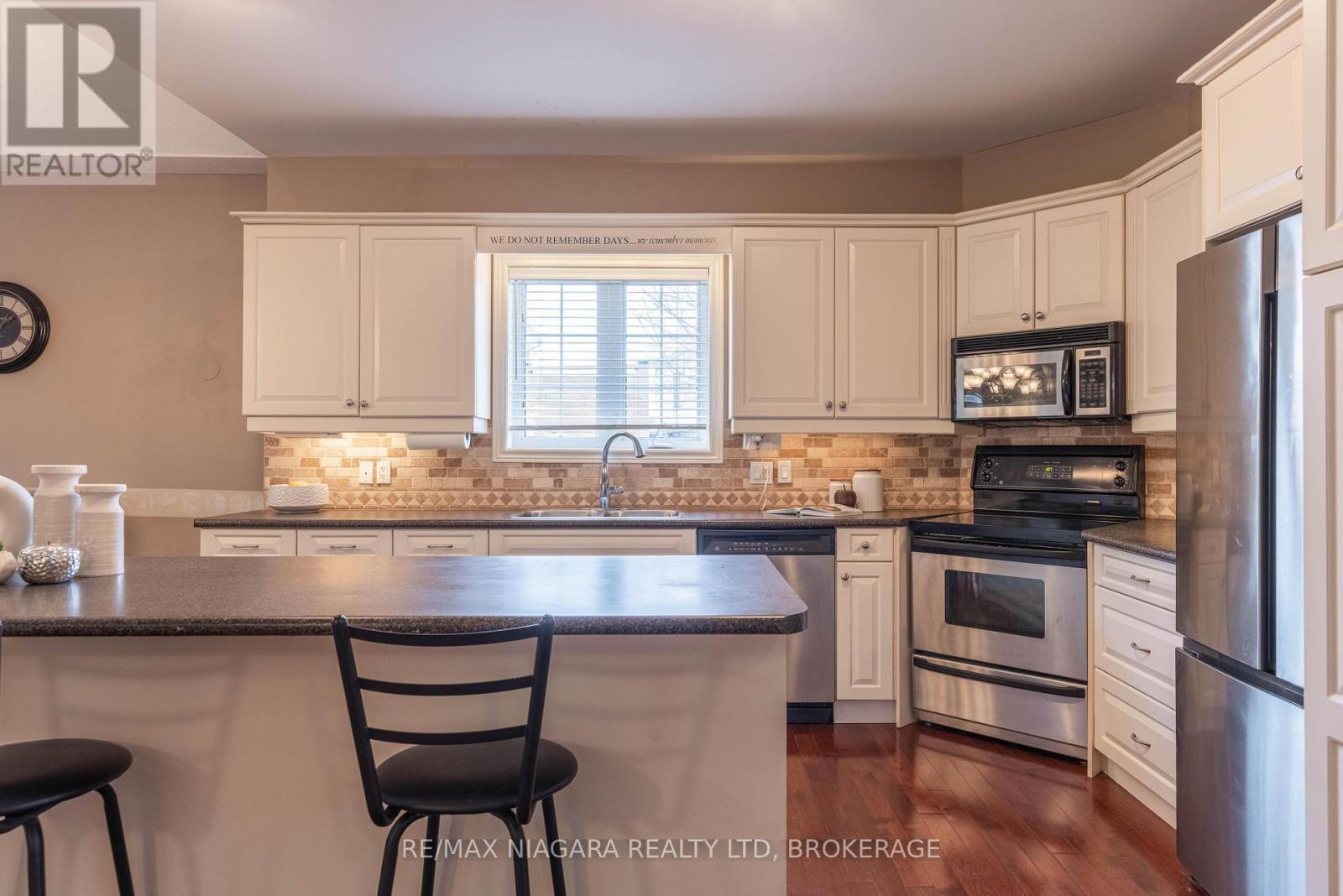 7 - 8142 Costabile Drive, Niagara Falls, Ontario  L2H 3M3 - Photo 5 - X12668580