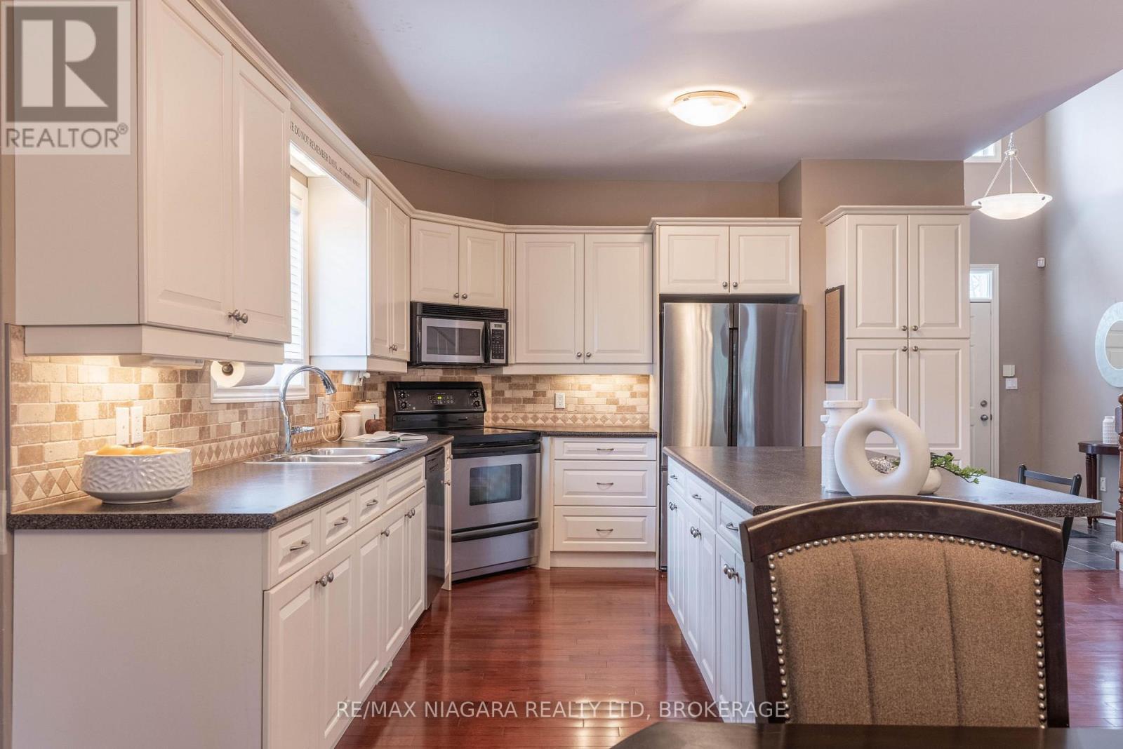 7 - 8142 Costabile Drive, Niagara Falls, Ontario  L2H 3M3 - Photo 7 - X12668580