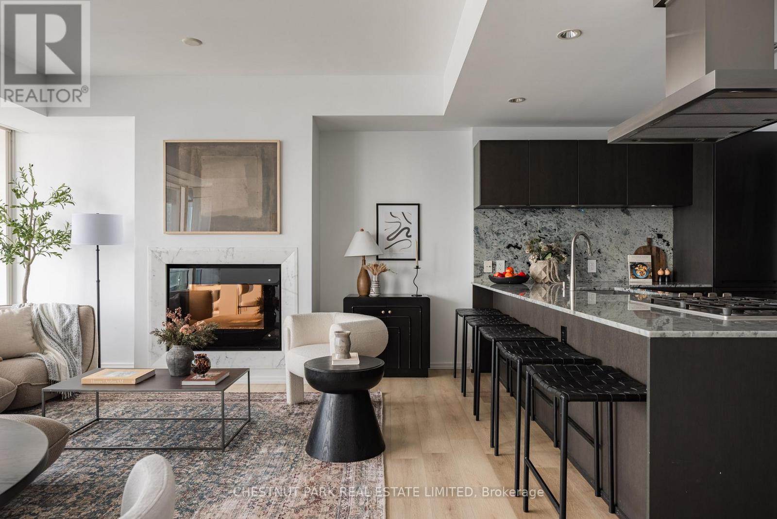 3203 - 180 UNIVERSITY AVENUE, Toronto, Ontario