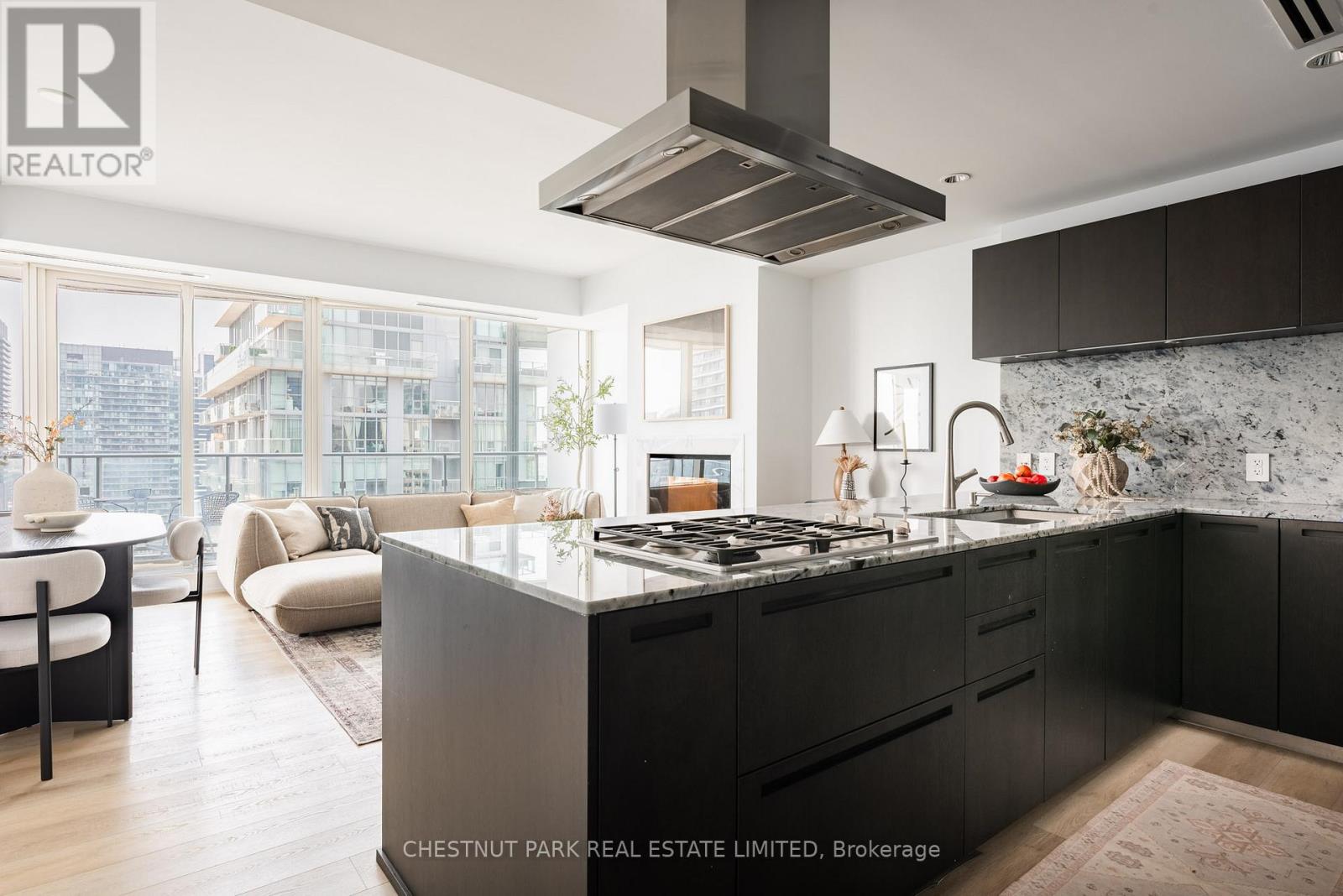 3203 - 180 University Avenue, Toronto, Ontario  M5H 0A2 - Photo 4 - C12668470