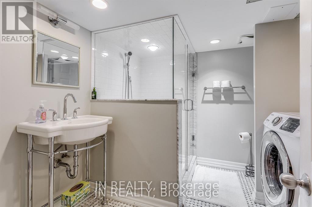 308 Harbord Street, Toronto, Ontario  M6G 1G8 - Photo 29 - C12668500
