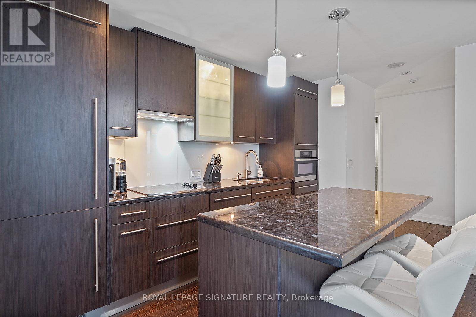 2003 - 80 John Street, Toronto, Ontario  M5V 3X4 - Photo 10 - C12668522