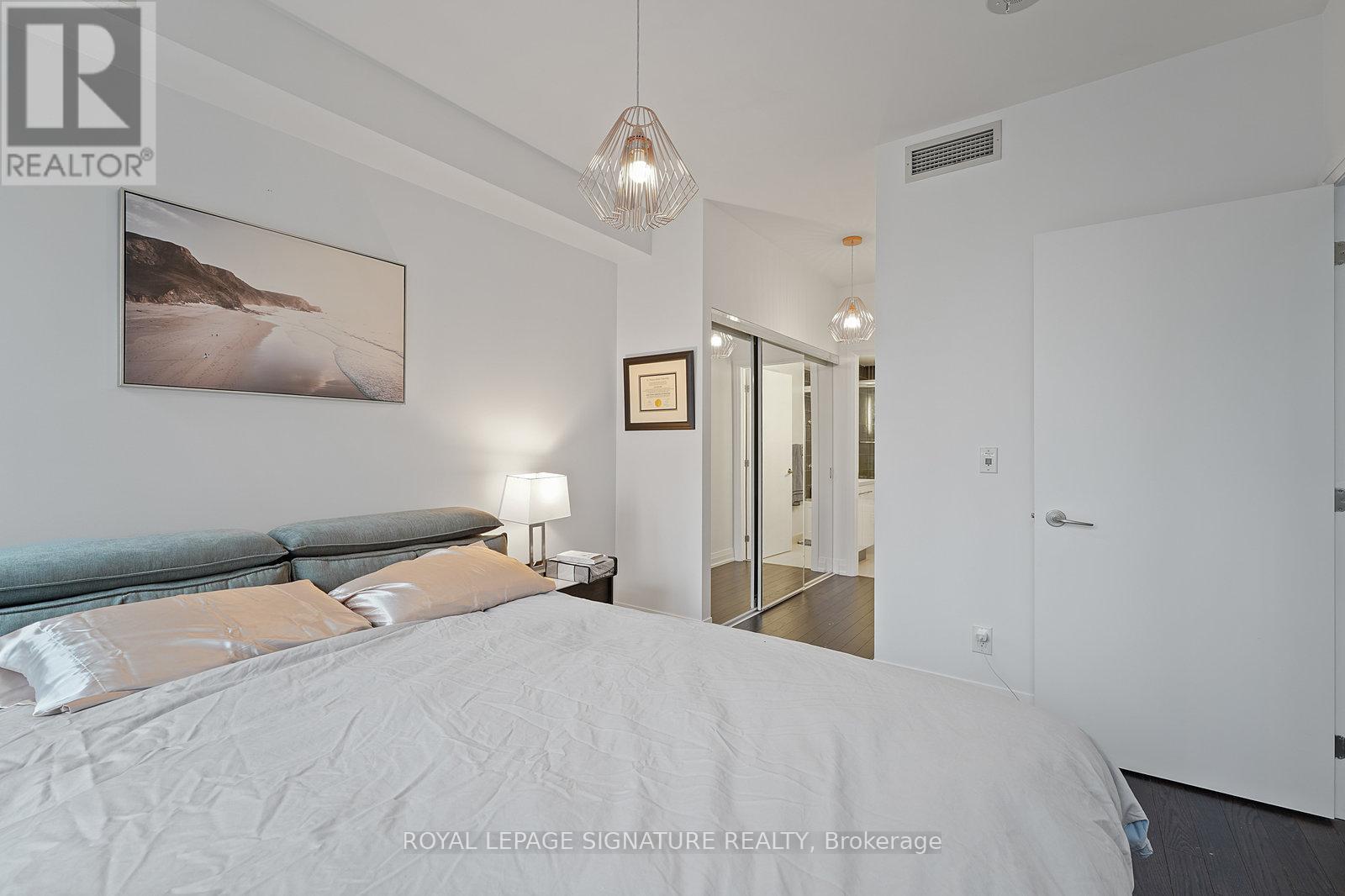 2003 - 80 John Street, Toronto, Ontario  M5V 3X4 - Photo 17 - C12668522