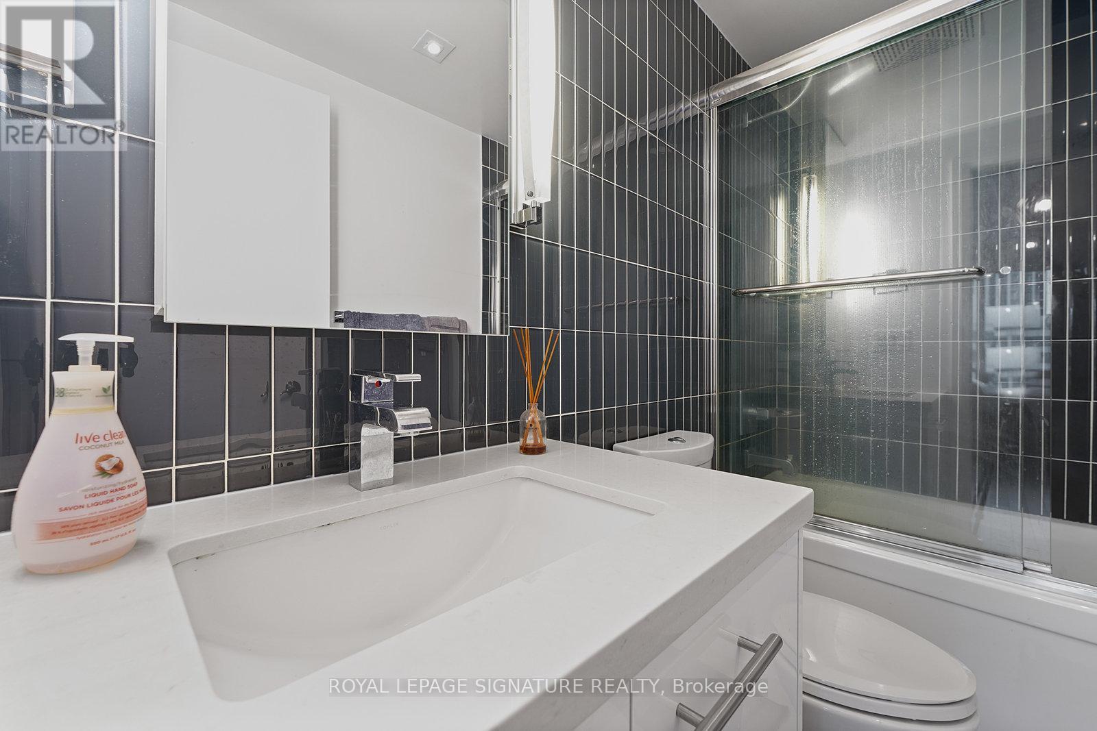 2003 - 80 John Street, Toronto, Ontario  M5V 3X4 - Photo 19 - C12668522