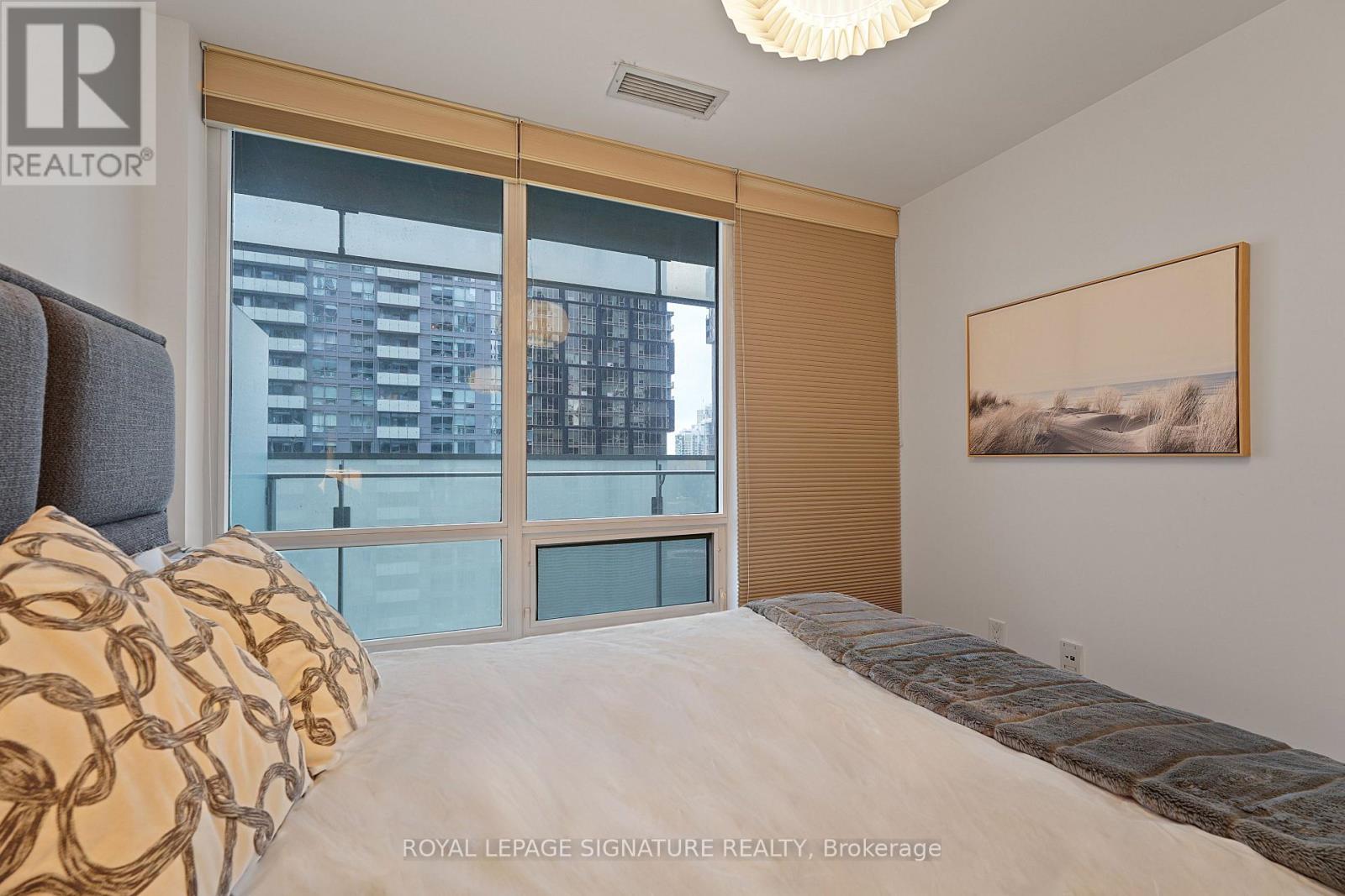 2003 - 80 John Street, Toronto, Ontario  M5V 3X4 - Photo 22 - C12668522