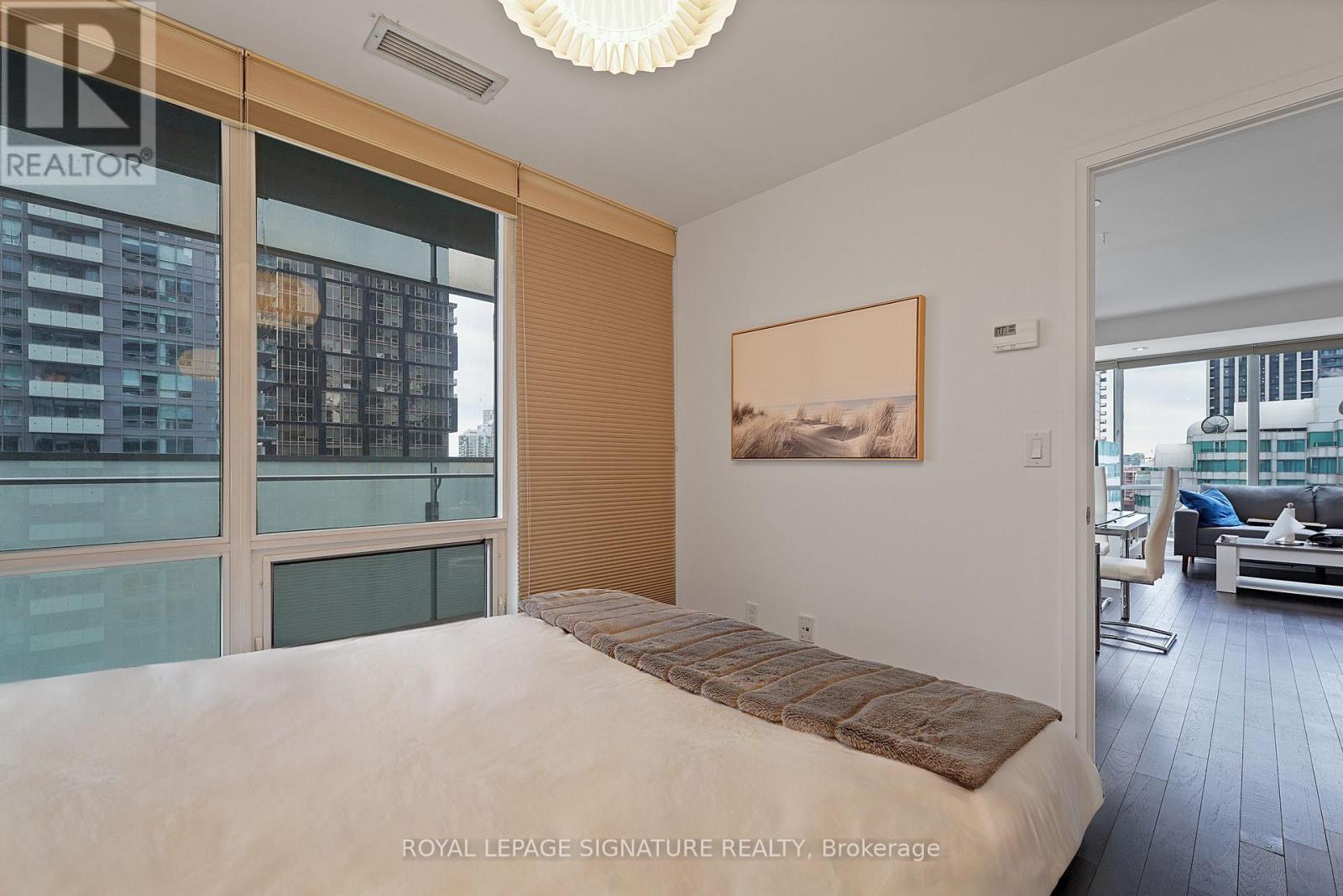 2003 - 80 John Street, Toronto, Ontario  M5V 3X4 - Photo 23 - C12668522