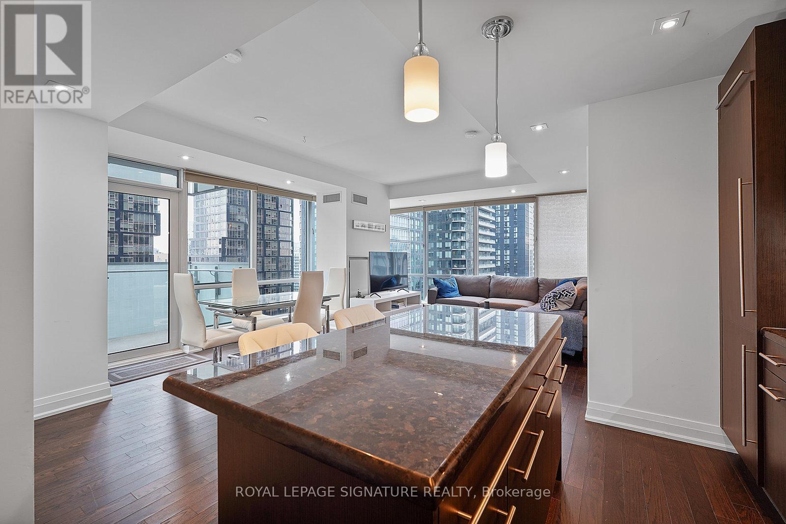 2003 - 80 John Street, Toronto, Ontario  M5V 3X4 - Photo 5 - C12668522