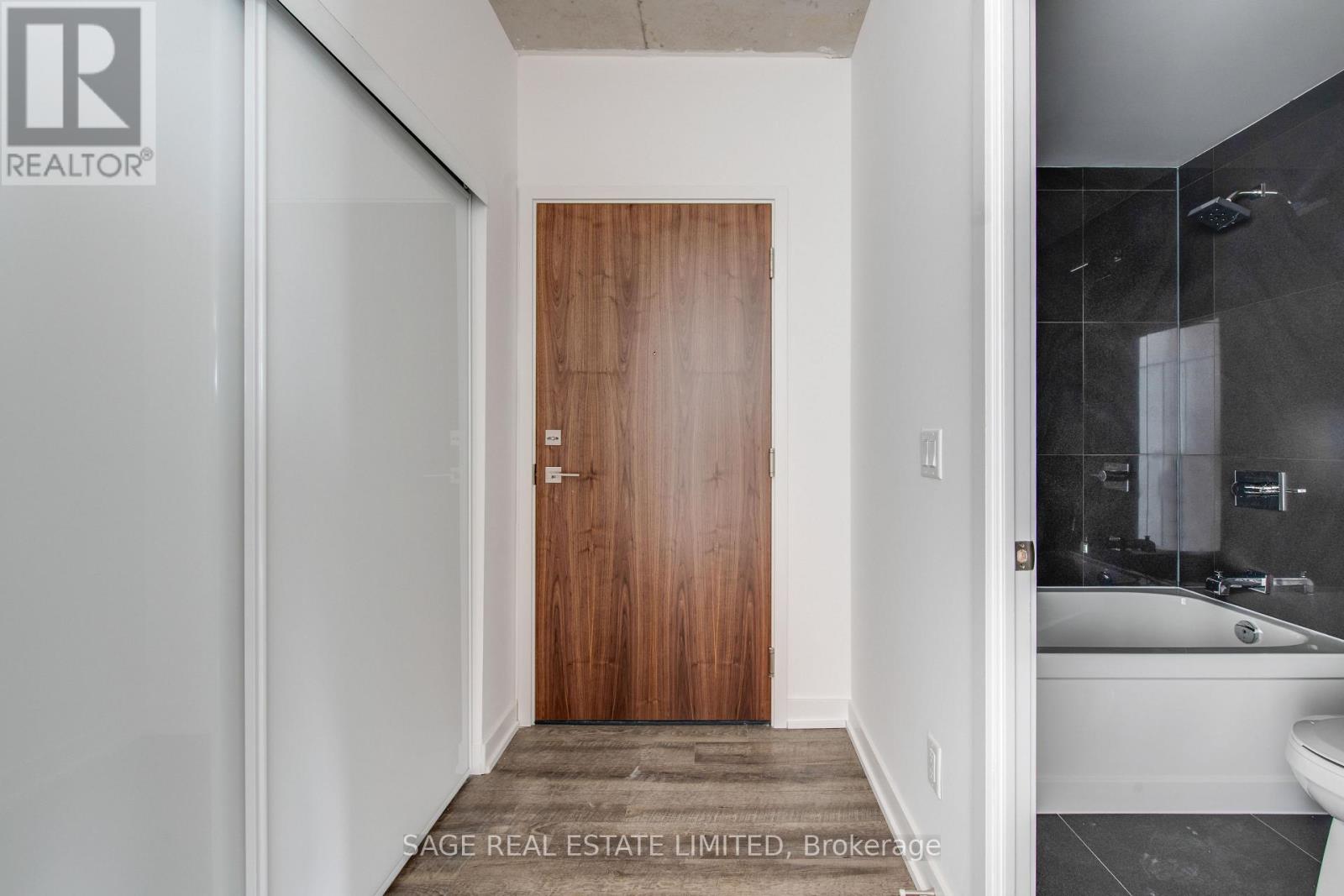 1105 - 45 Baseball Place, Toronto, Ontario  M4M 0H1 - Photo 2 - E12668466