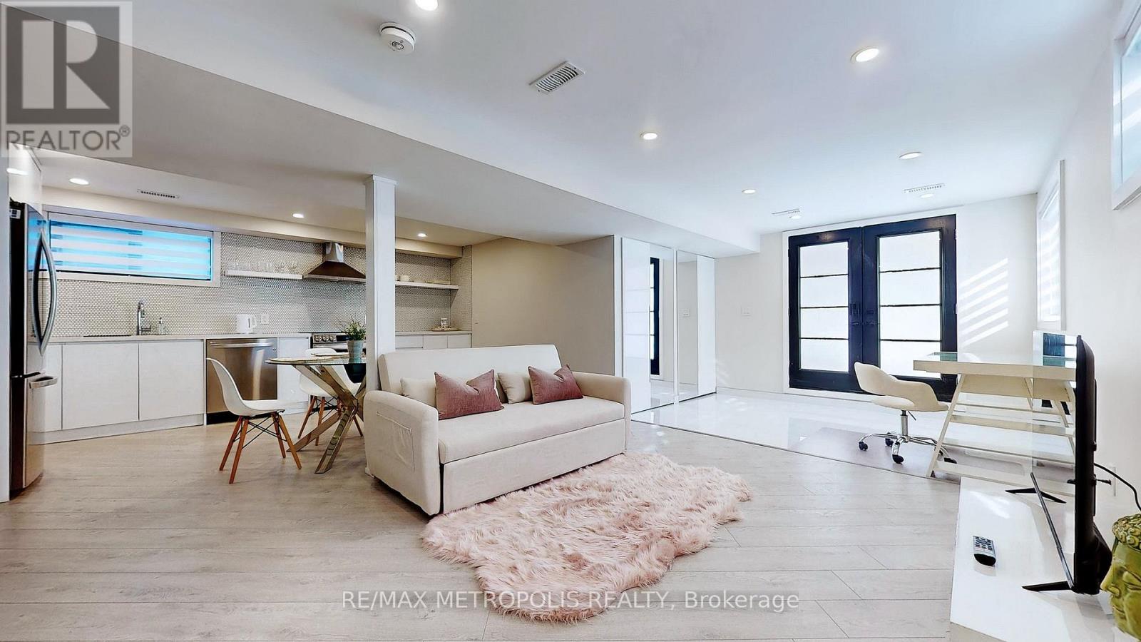 LOWER - 640 LANSDOWNE DRIVE, Oshawa, Ontario