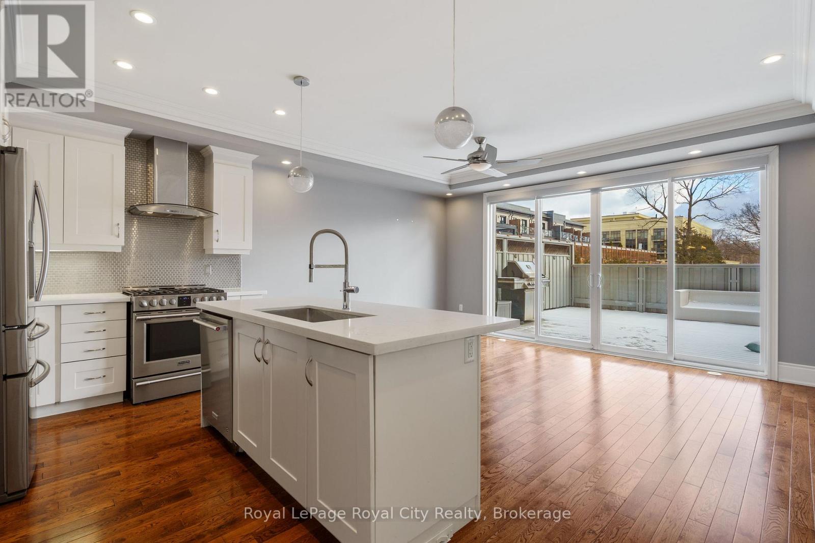 216 Rebecca Street, Oakville, Ontario  L6K 1J9 - Photo 14 - W12668404