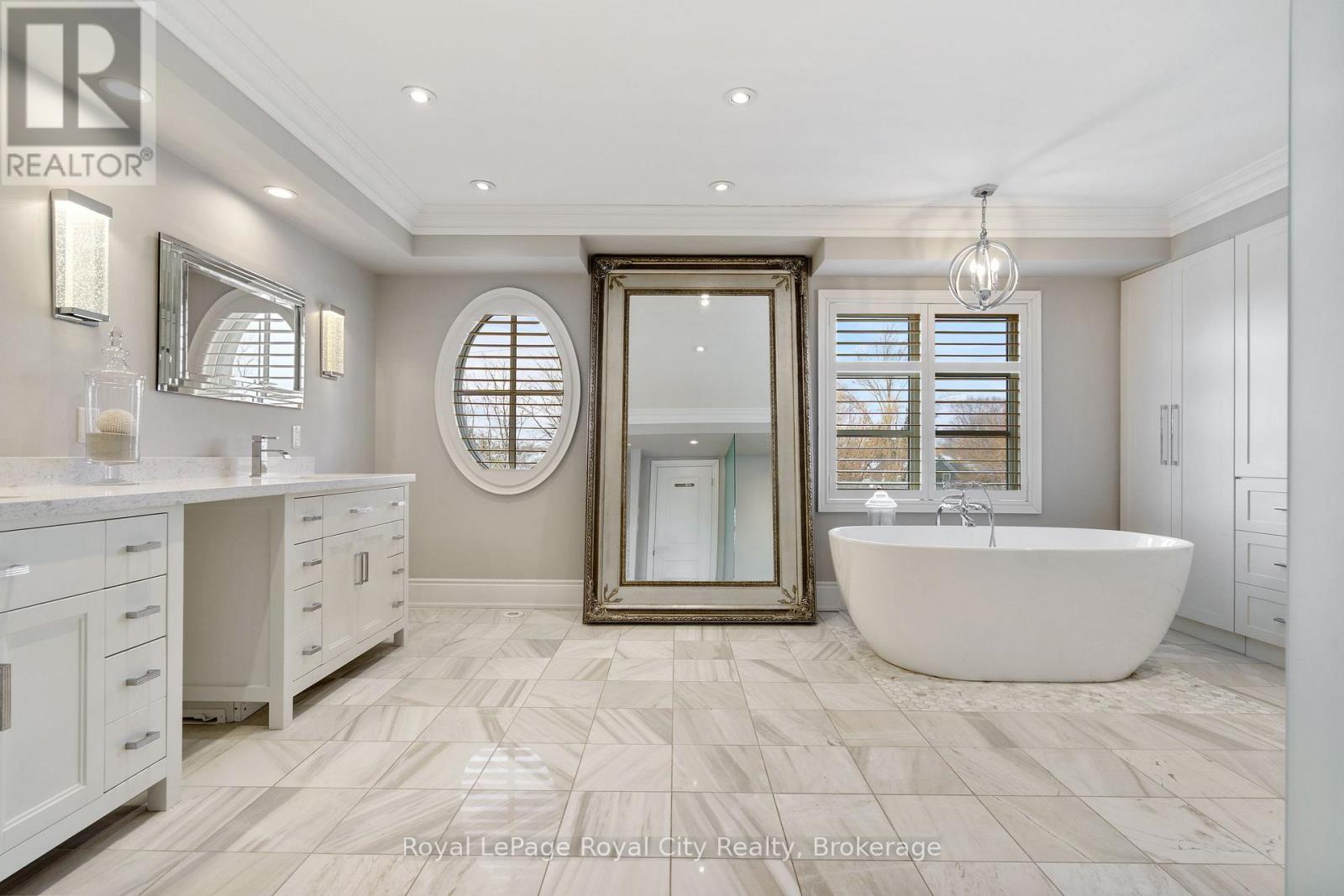 216 Rebecca Street, Oakville, Ontario  L6K 1J9 - Photo 35 - W12668404