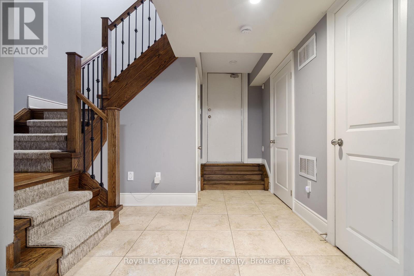 216 Rebecca Street, Oakville, Ontario  L6K 1J9 - Photo 43 - W12668404