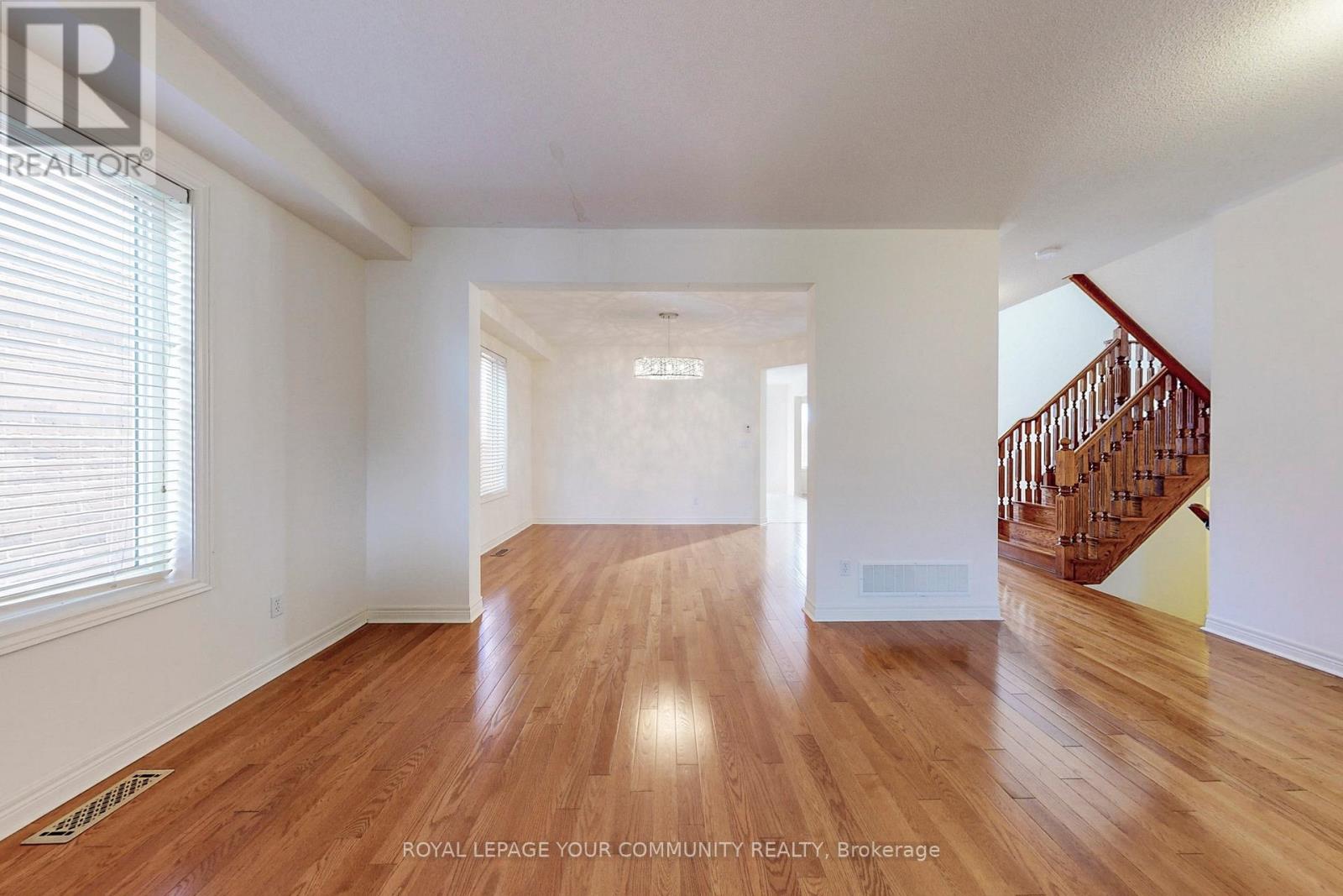 131 Aikenhead Avenue, Richmond Hill, Ontario  L4S 0C6 - Photo 5 - N12668558