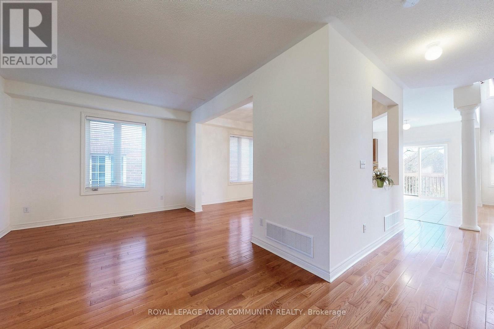 131 Aikenhead Avenue, Richmond Hill, Ontario  L4S 0C6 - Photo 8 - N12668558