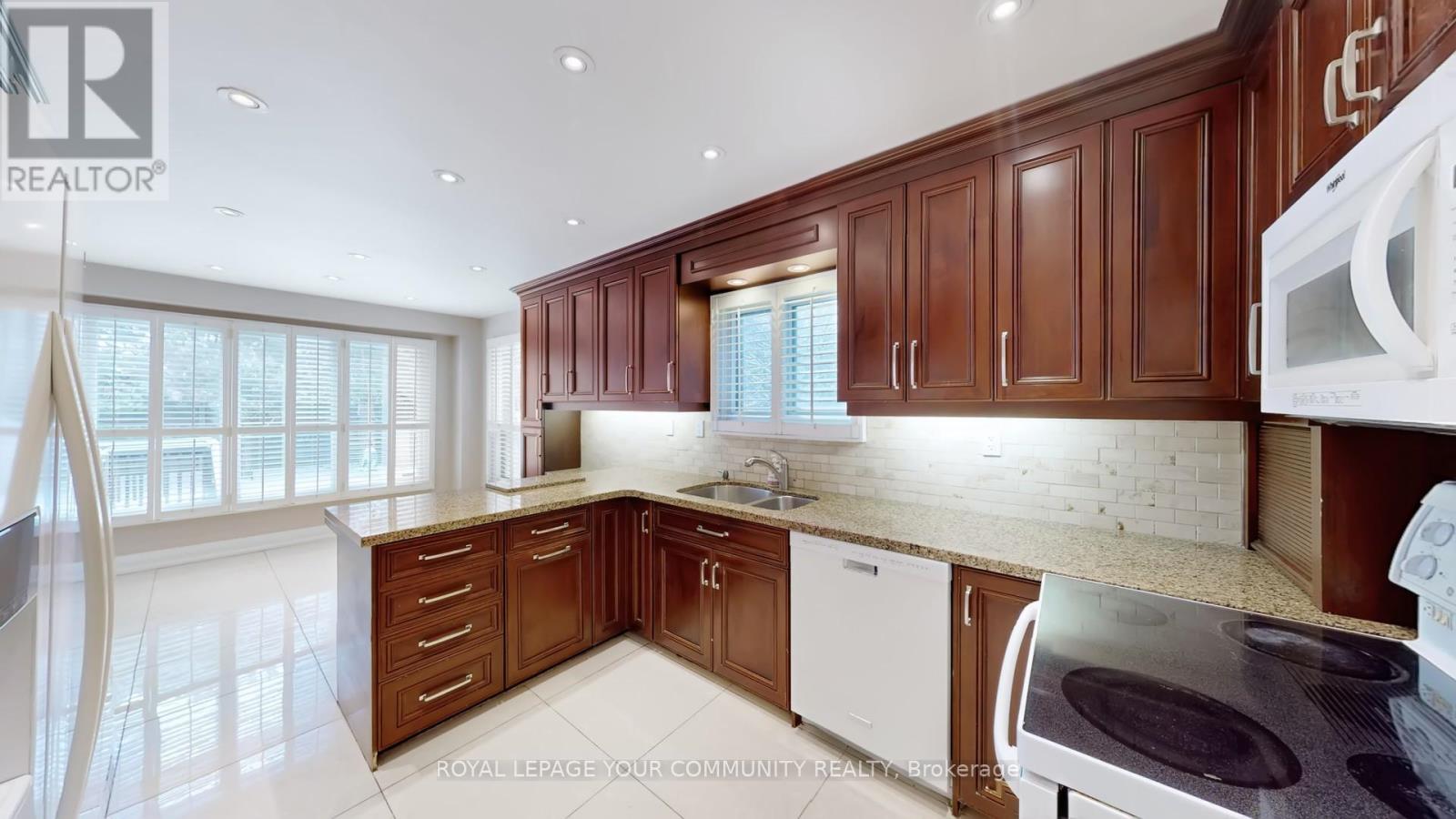 125 North Meadow Crescent, Vaughan, Ontario  L4J 3C4 - Photo 11 - N12668600