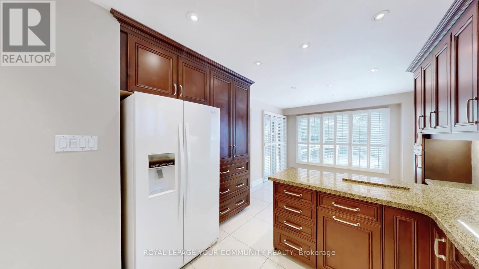 125 North Meadow Crescent, Vaughan, Ontario  L4J 3C4 - Photo 12 - N12668600