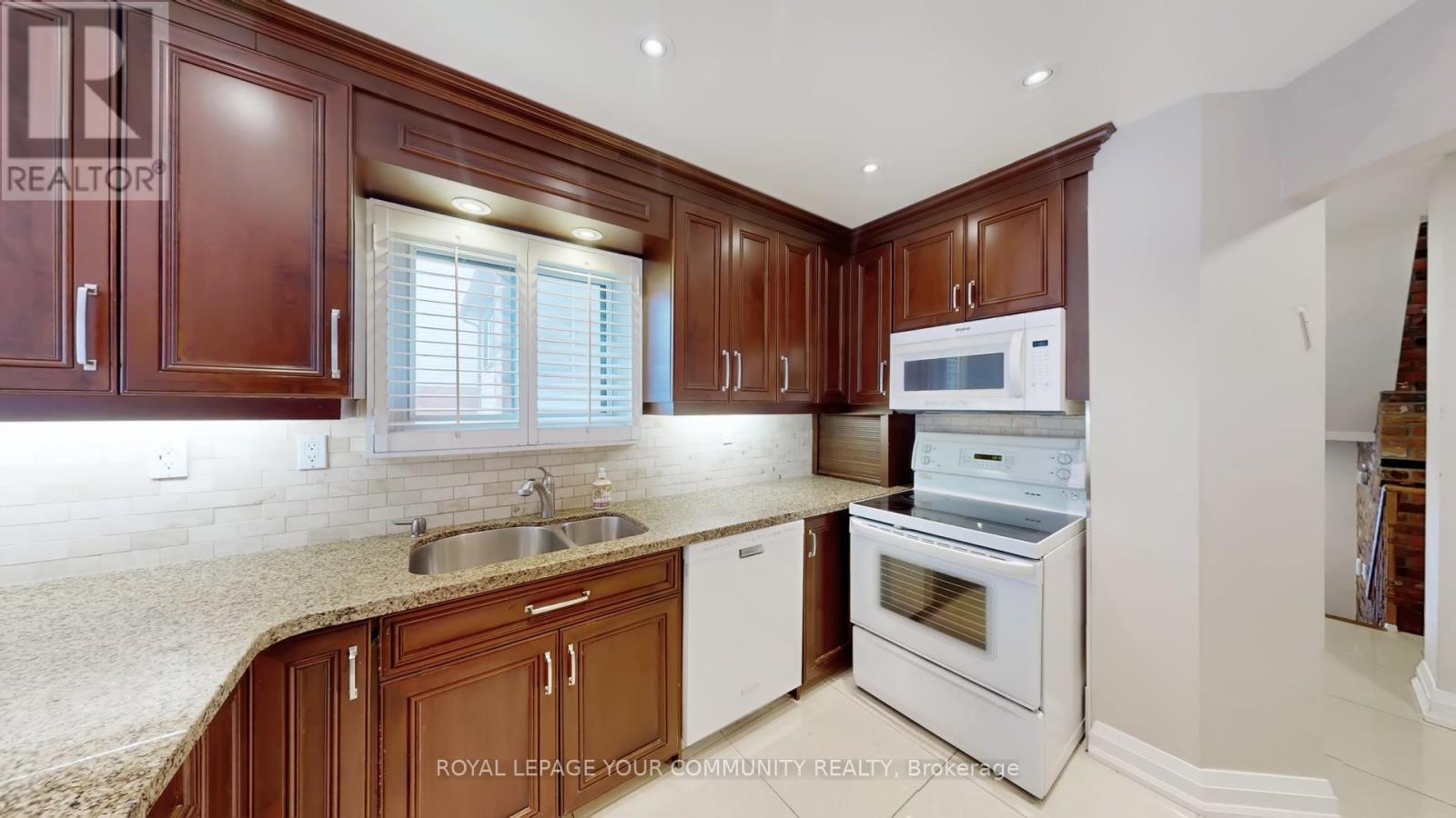 125 North Meadow Crescent, Vaughan, Ontario  L4J 3C4 - Photo 13 - N12668600