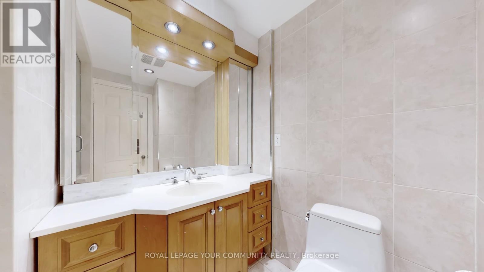 125 North Meadow Crescent, Vaughan, Ontario  L4J 3C4 - Photo 15 - N12668600