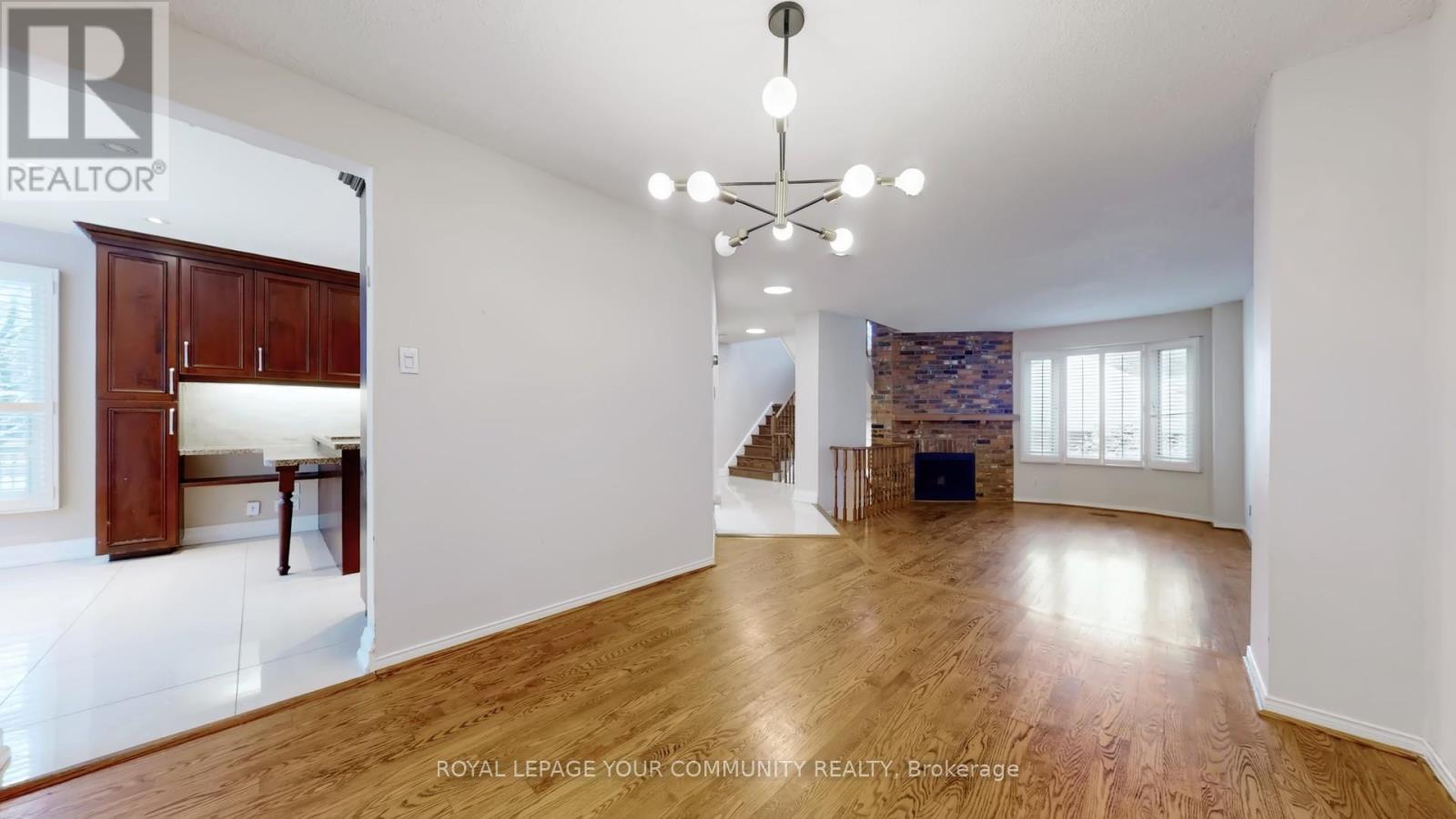 125 North Meadow Crescent, Vaughan, Ontario  L4J 3C4 - Photo 7 - N12668600