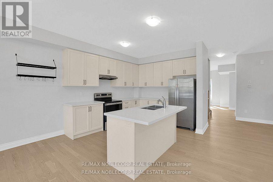 34 Alan Williams Trl Trail, Uxbridge, Ontario  L9P 0R6 - Photo 6 - N12668606