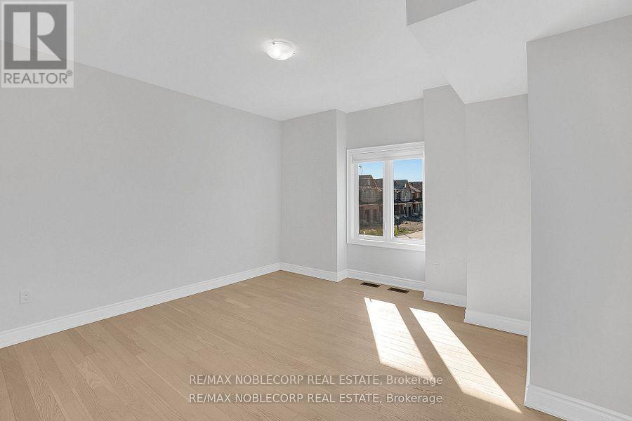 34 Alan Williams Trl Trail, Uxbridge, Ontario  L9P 0R6 - Photo 9 - N12668606