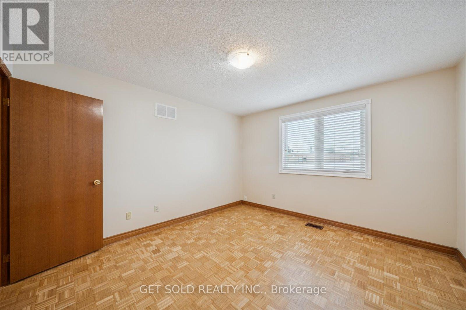 99 Carmen Crescent, Vaughan, Ontario  L4L 5P6 - Photo 15 - N12668622