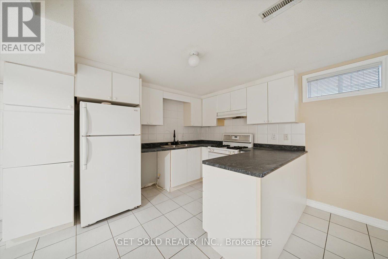 99 Carmen Crescent, Vaughan, Ontario  L4L 5P6 - Photo 20 - N12668622