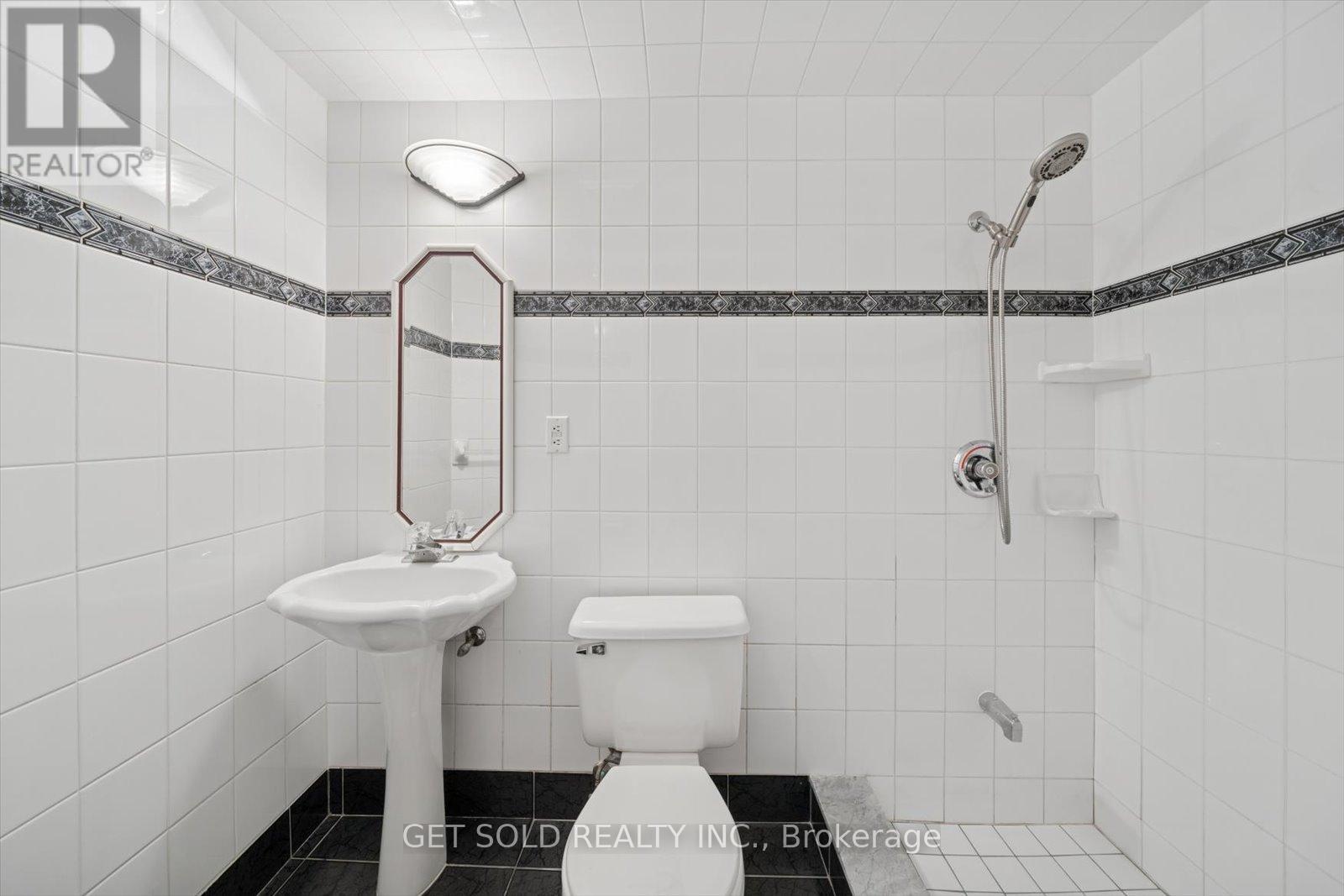 99 Carmen Crescent, Vaughan, Ontario  L4L 5P6 - Photo 22 - N12668622