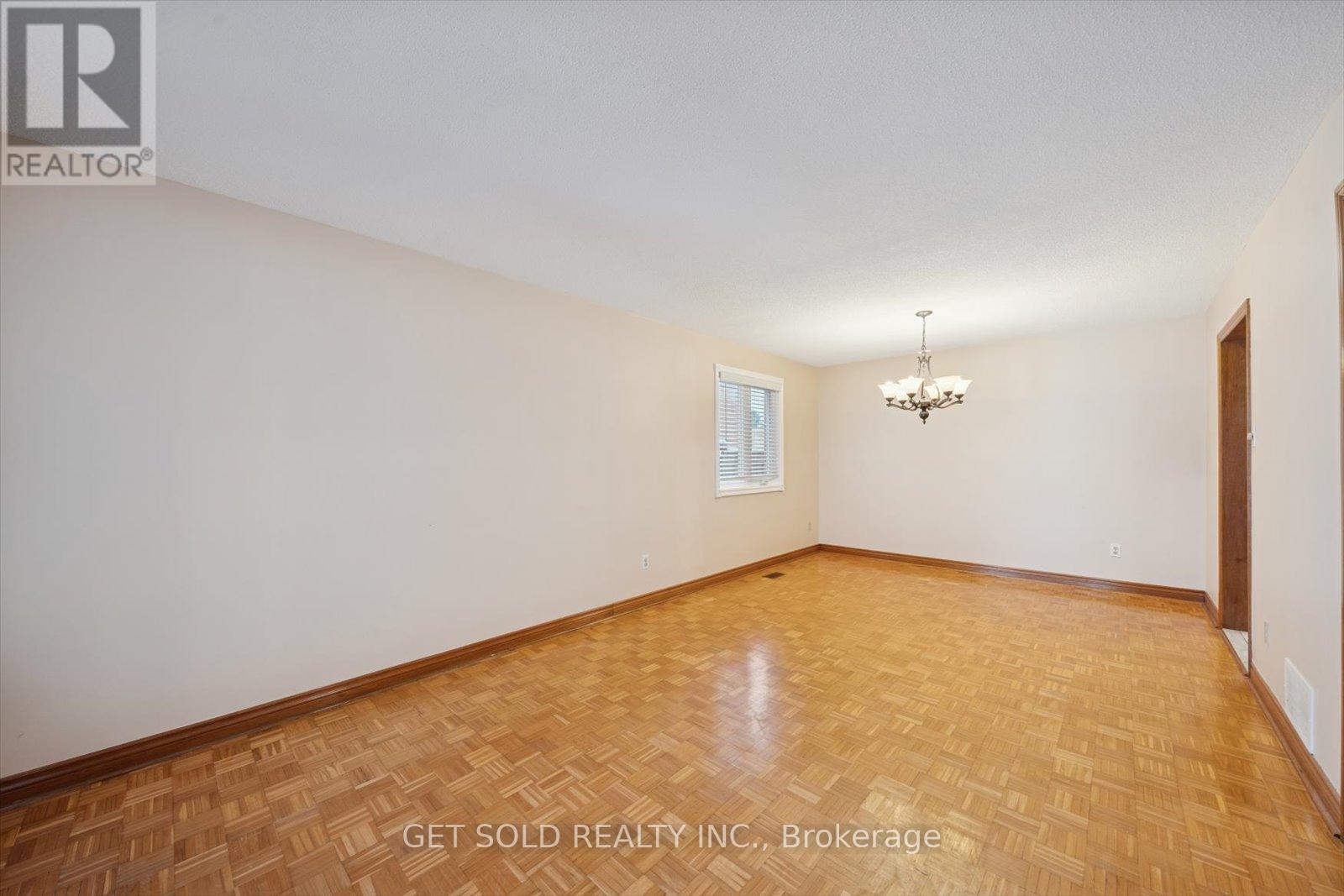 99 Carmen Crescent, Vaughan, Ontario  L4L 5P6 - Photo 7 - N12668622