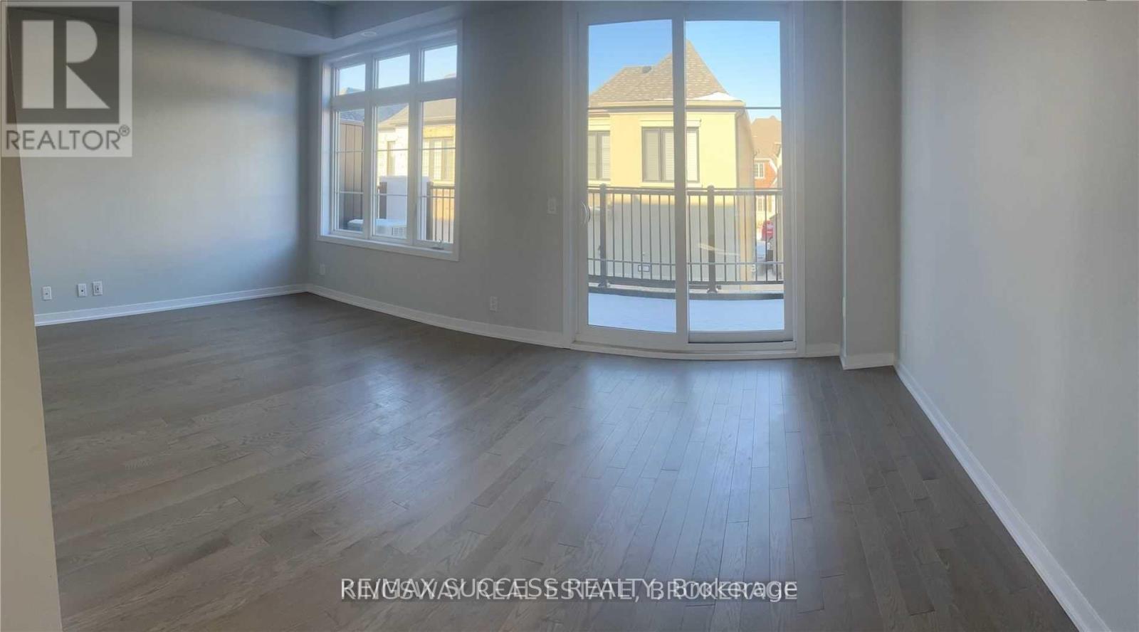 6 Percy Rye Avenue, Markham, Ontario  L6C 3K1 - Photo 13 - N12668658