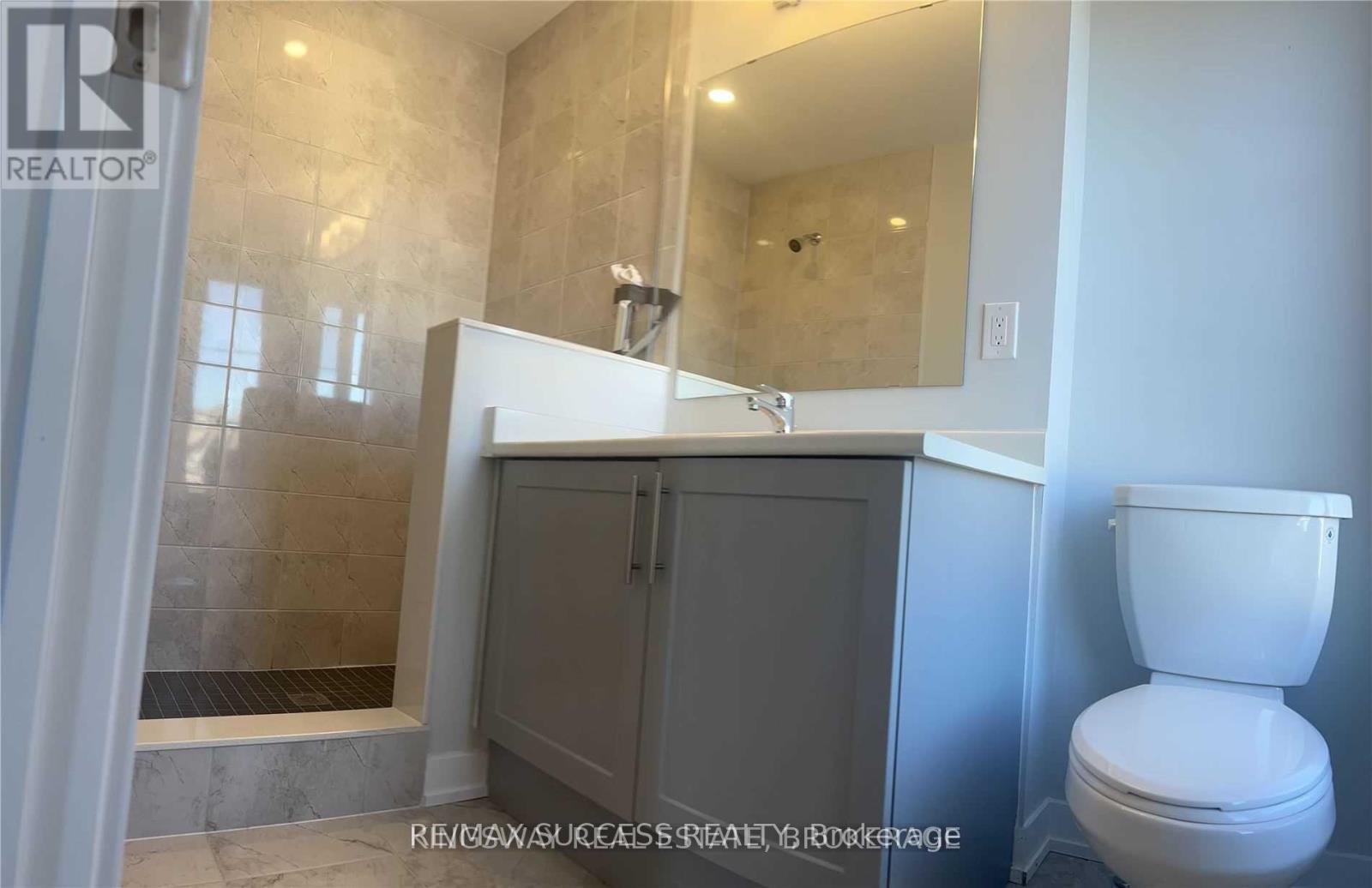 6 Percy Rye Avenue, Markham, Ontario  L6C 3K1 - Photo 21 - N12668658