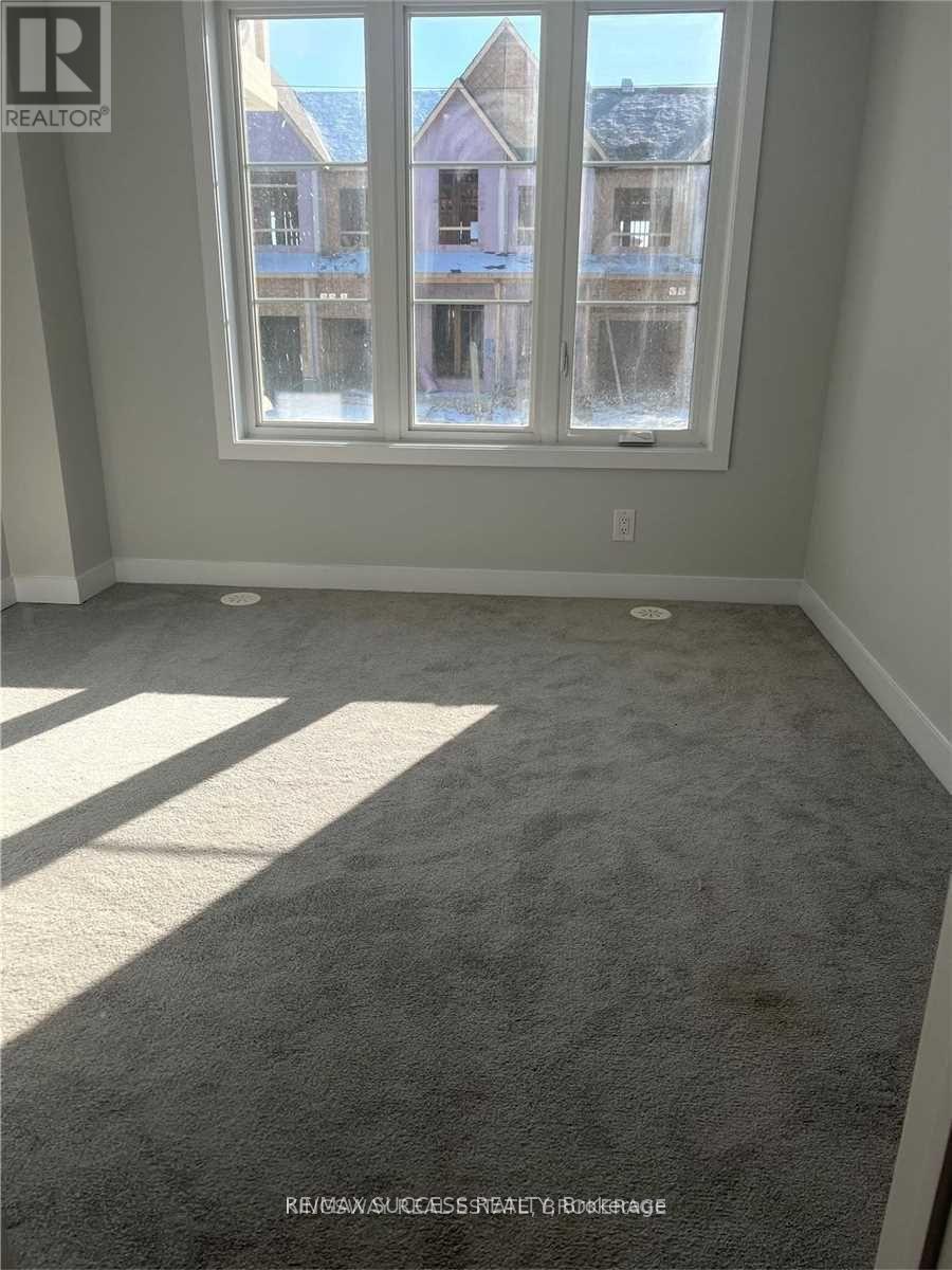 6 Percy Rye Avenue, Markham, Ontario  L6C 3K1 - Photo 4 - N12668658