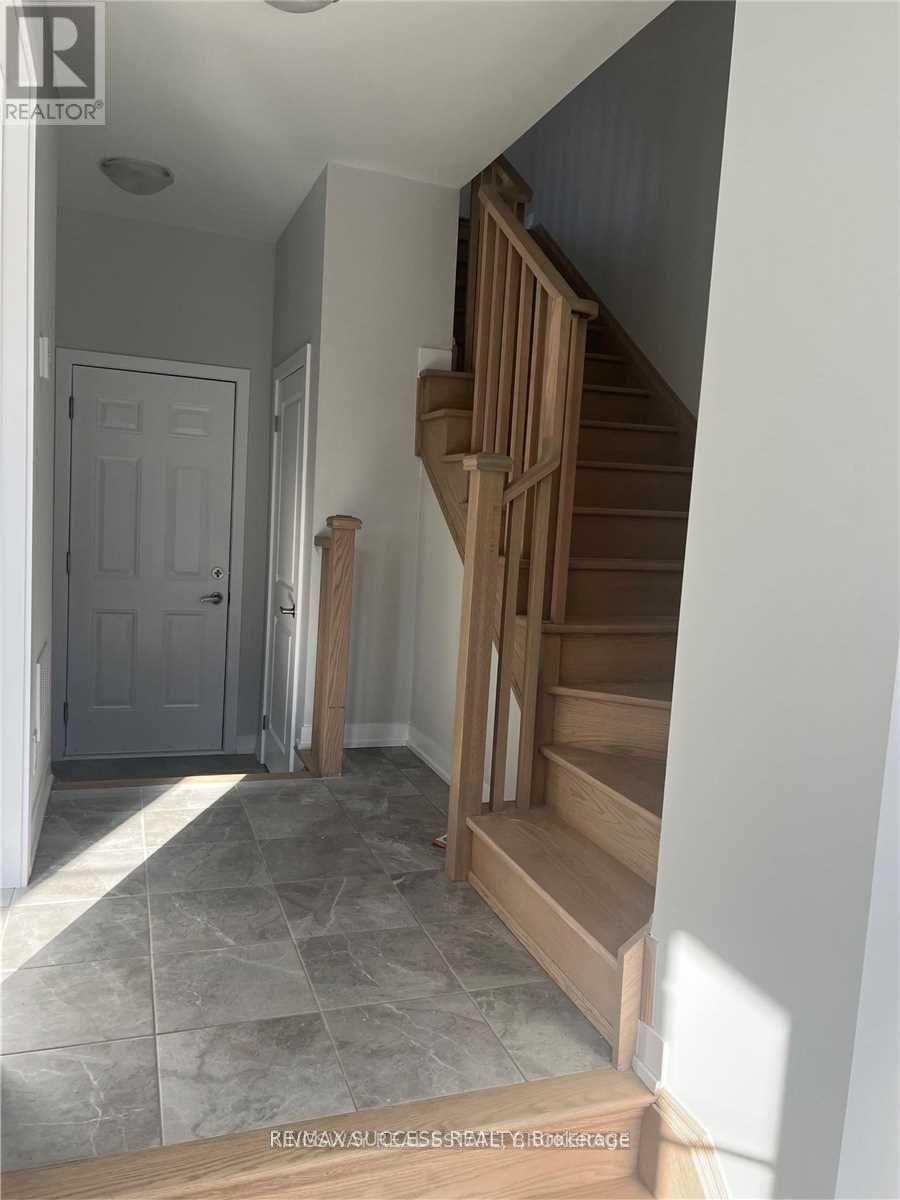 6 Percy Rye Avenue, Markham, Ontario  L6C 3K1 - Photo 6 - N12668658