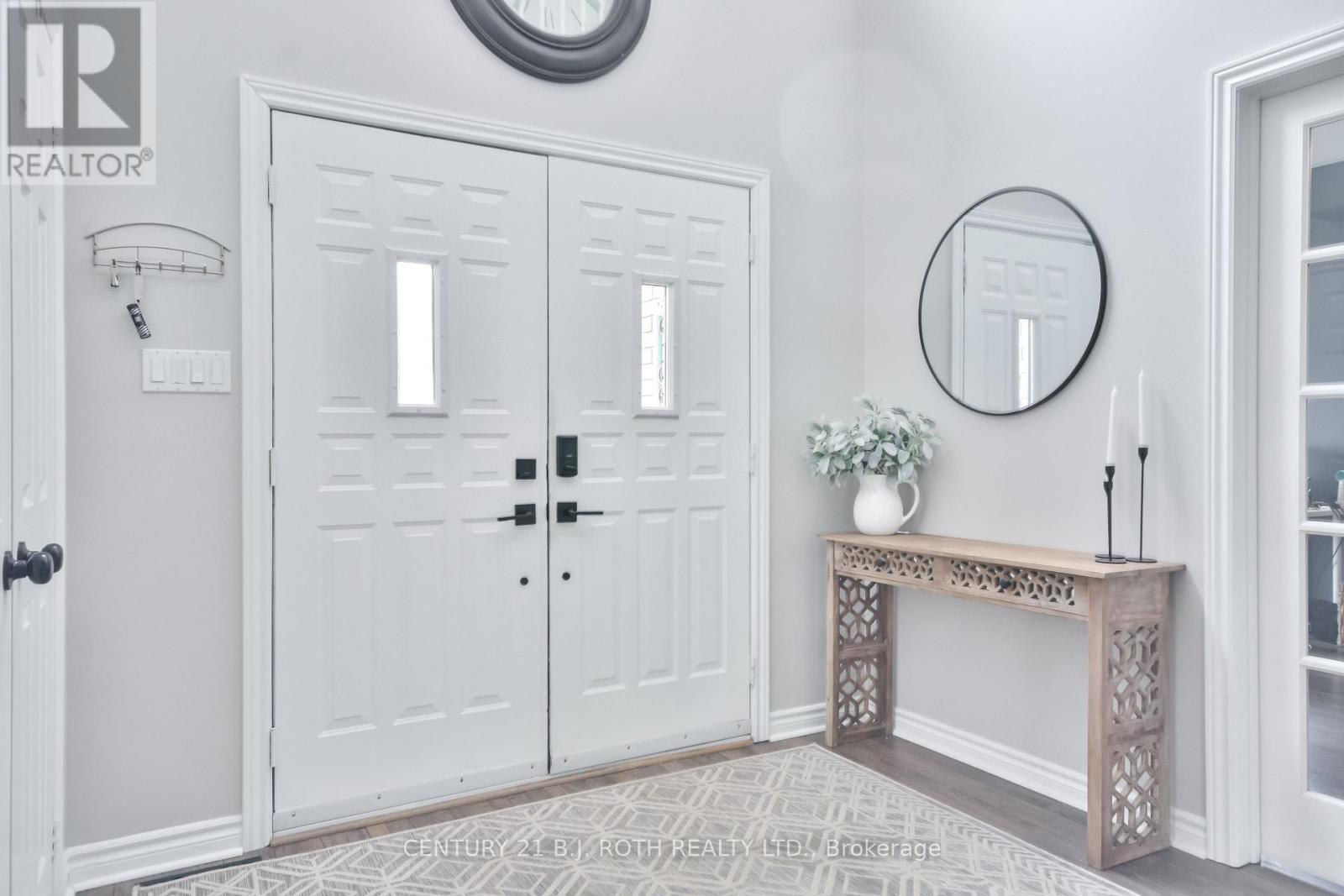 60 Carley Crescent, Barrie, Ontario  L4N 0M8 - Photo 2 - S12668560