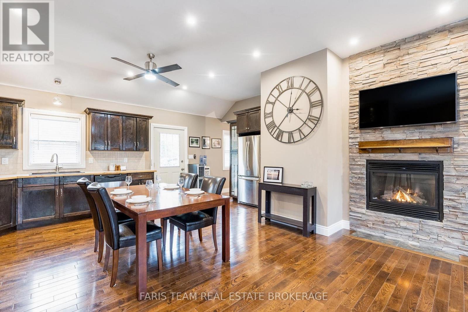 66 Meadows Avenue, Tay, Ontario  L0K 1E0 - Photo 13 - S12668626