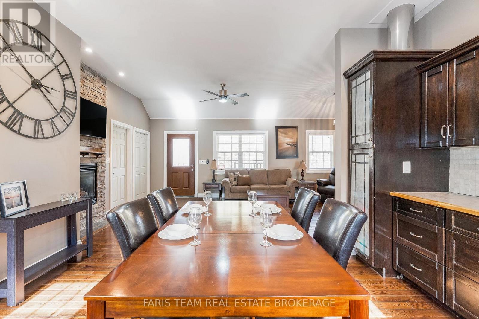 66 Meadows Avenue, Tay, Ontario  L0K 1E0 - Photo 14 - S12668626