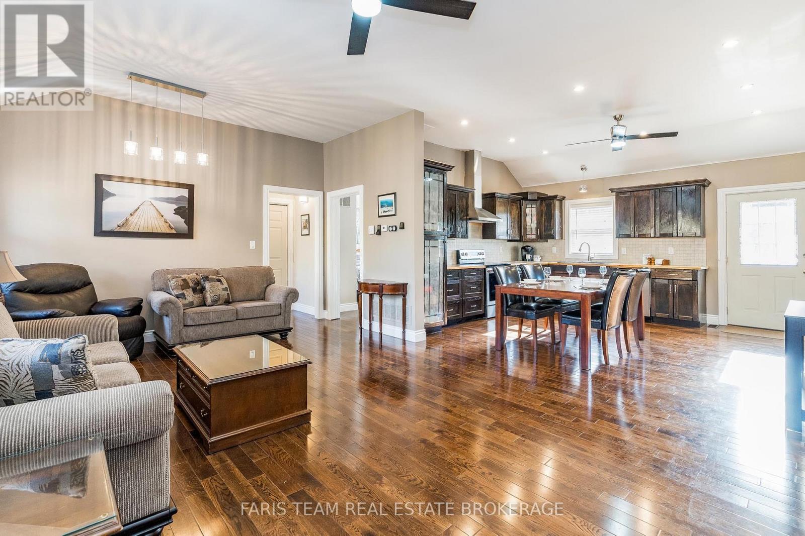 66 Meadows Avenue, Tay, Ontario  L0K 1E0 - Photo 18 - S12668626