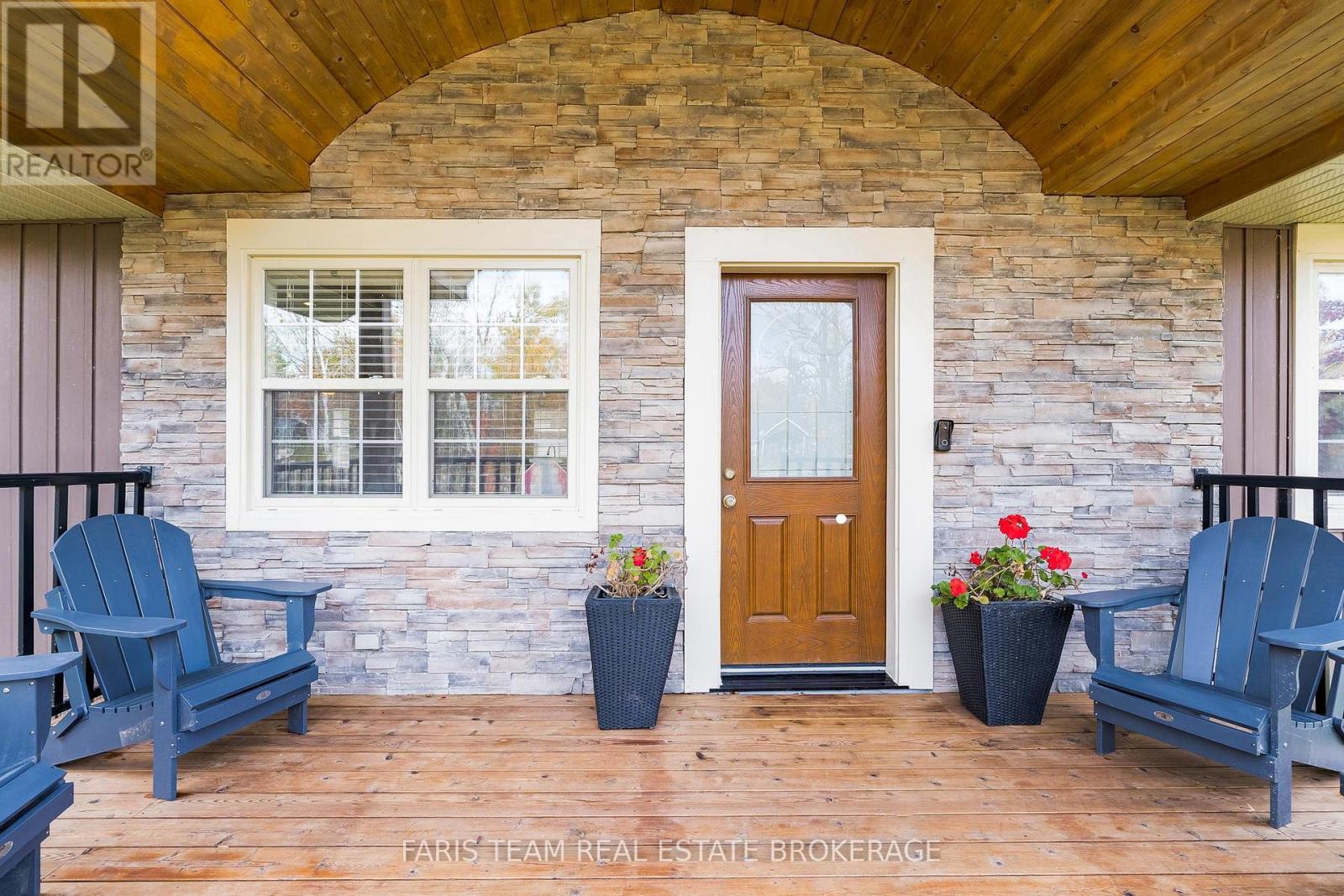 66 Meadows Avenue, Tay, Ontario  L0K 1E0 - Photo 6 - S12668626