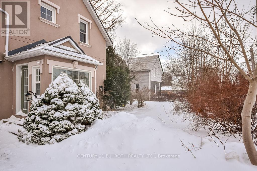 15 Stone Street, Springwater (Elmvale), Ontario  L0L 1P0 - Photo 3 - S12668696