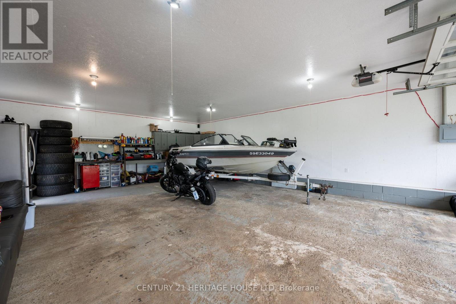 2720 Catherine Street, Thames Centre, Ontario  N0L 1G4 - Photo 29 - X12381177