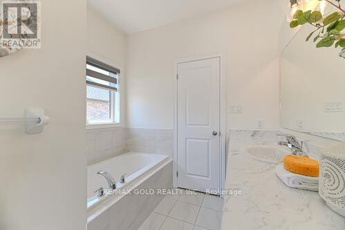 59 Cobriza Crescent, Brampton, Ontario  L7A 5A6 - Photo 24 - W12666300