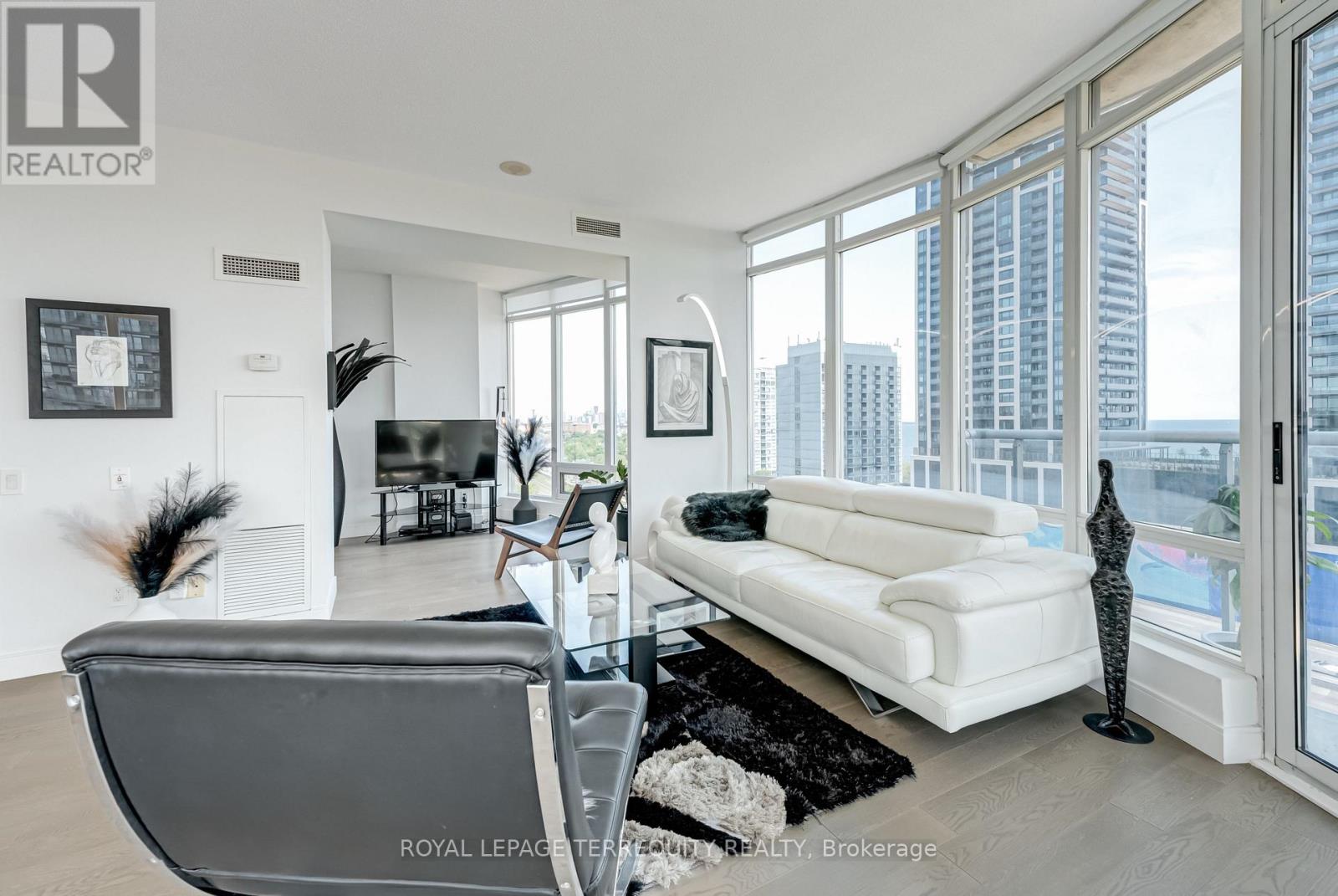 1210 - 15 Windermere Avenue, Toronto (High Park-Swansea), Ontario  M6S 5A2 - Photo 11 - W12668460